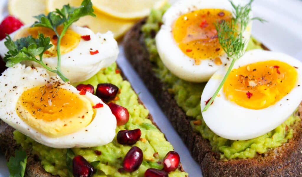 Avo and egg toast