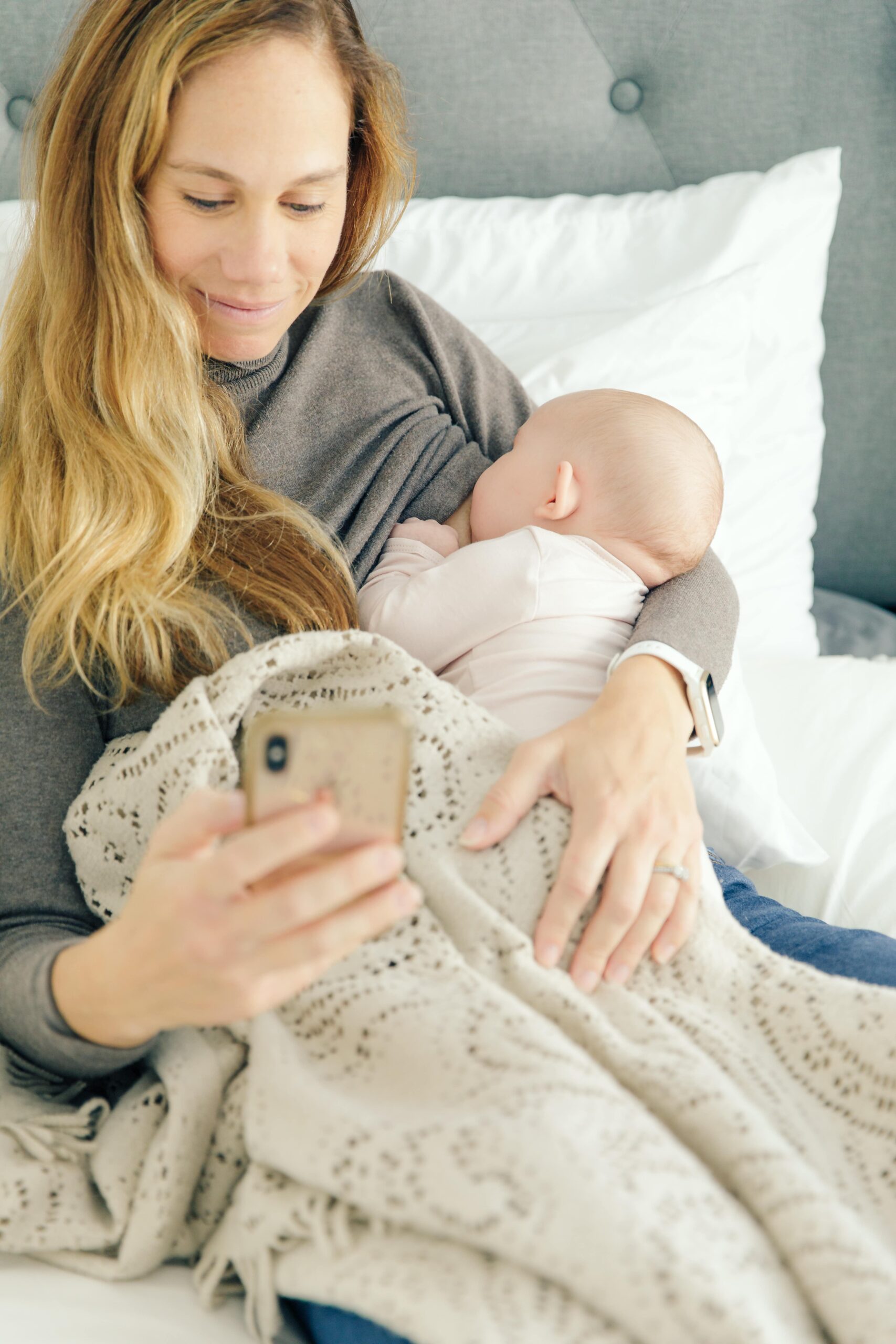 mom breastfeeding her baby